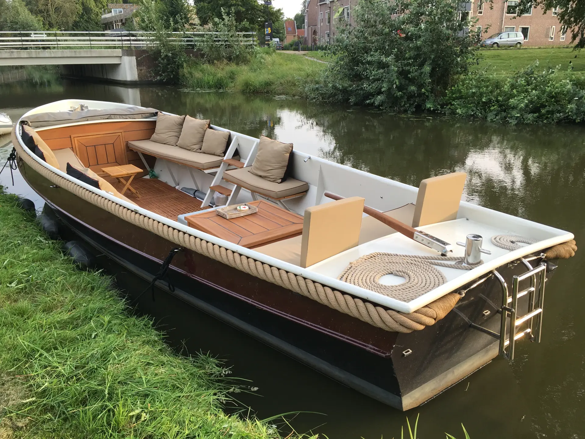 Luxe sloep huren Friesland met veel comfort