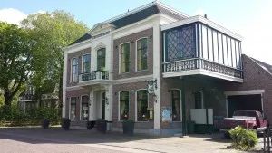 'De gekroonde Leeuw' Arum tussen Bolsward en Harlingen